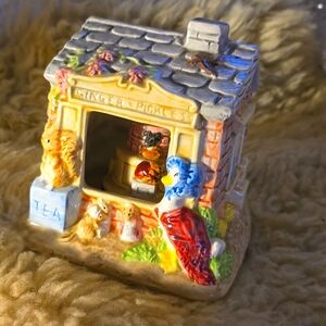 Vintage Beatrix Potter Schmid  Music Box Peter Rabbit Ginger & Pickles Cottage